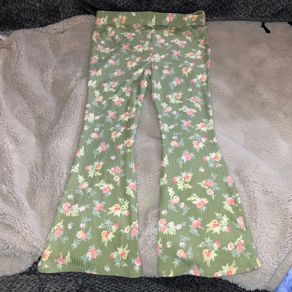 π4 for $20 btween Olive Green Floral Matching Set, size 6 - Picture 7 of 9